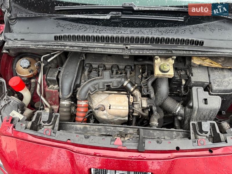 Микровэн Peugeot 5008 2011 в Киеве