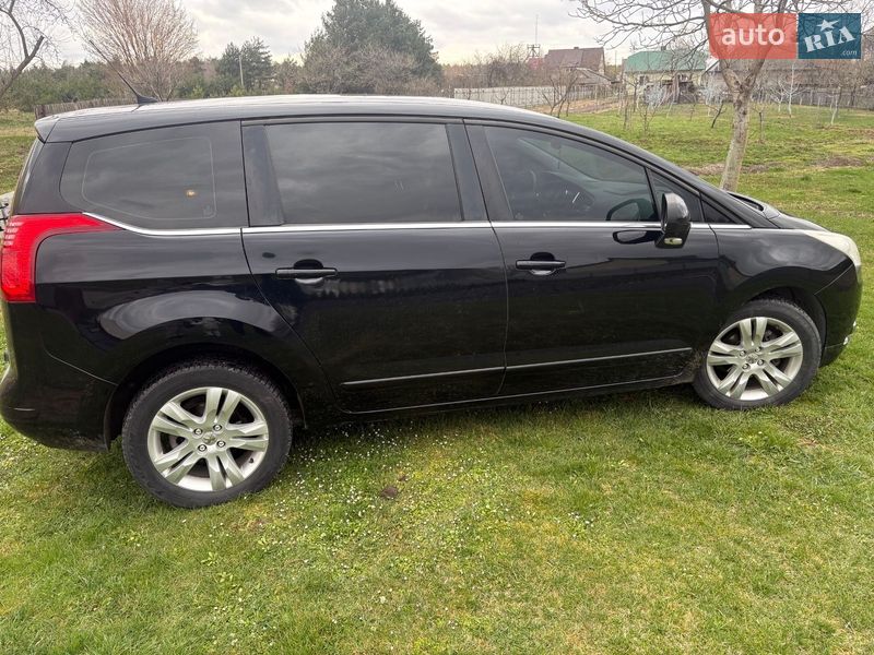 Микровэн Peugeot 5008 2010 в Рава-Русской