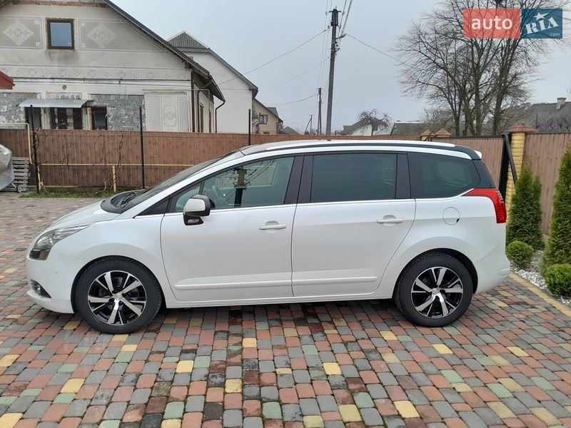 Микровэн Peugeot 5008 2013 в Калуше