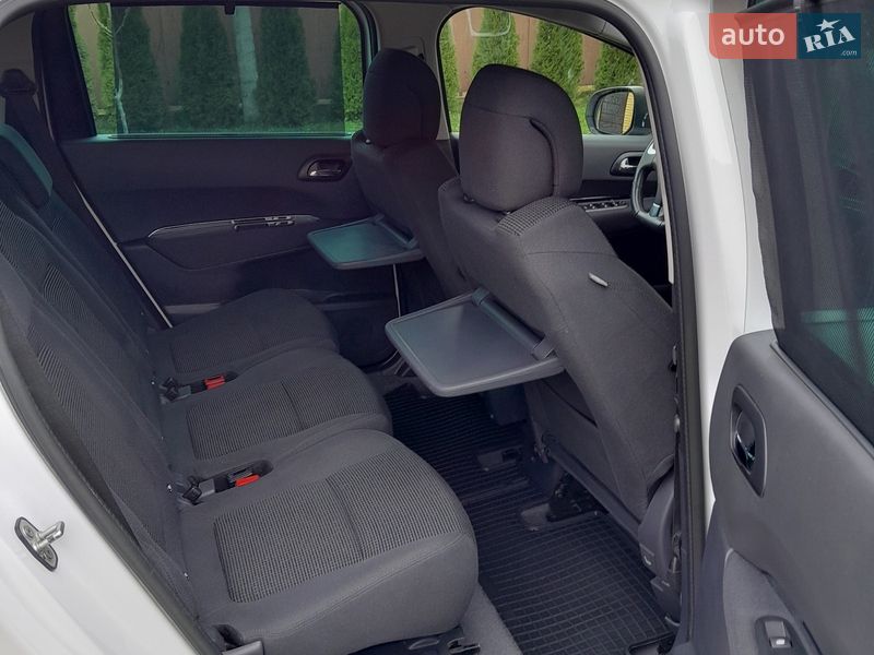 Микровэн Peugeot 5008 2013 в Калуше