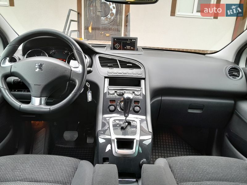 Микровэн Peugeot 5008 2013 в Калуше