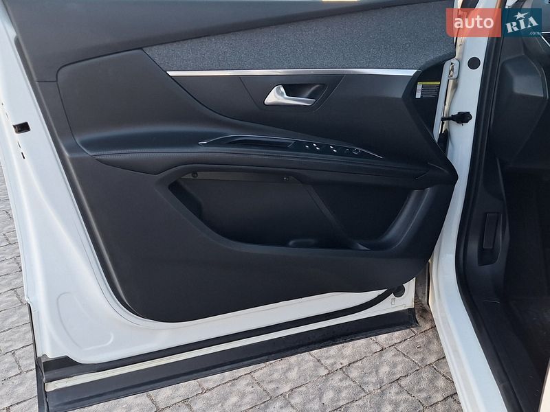 Внедорожник / Кроссовер Peugeot 5008 2017 в Львове фото 19 Внедорожник / Кроссовер Peugeot 5008 2017 в Львове