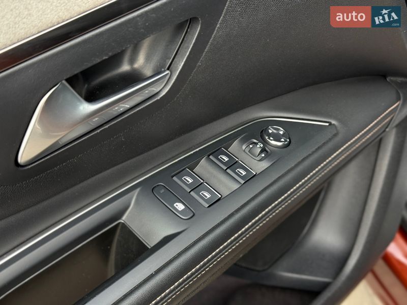 Внедорожник / Кроссовер Peugeot 5008 2022 в Львове