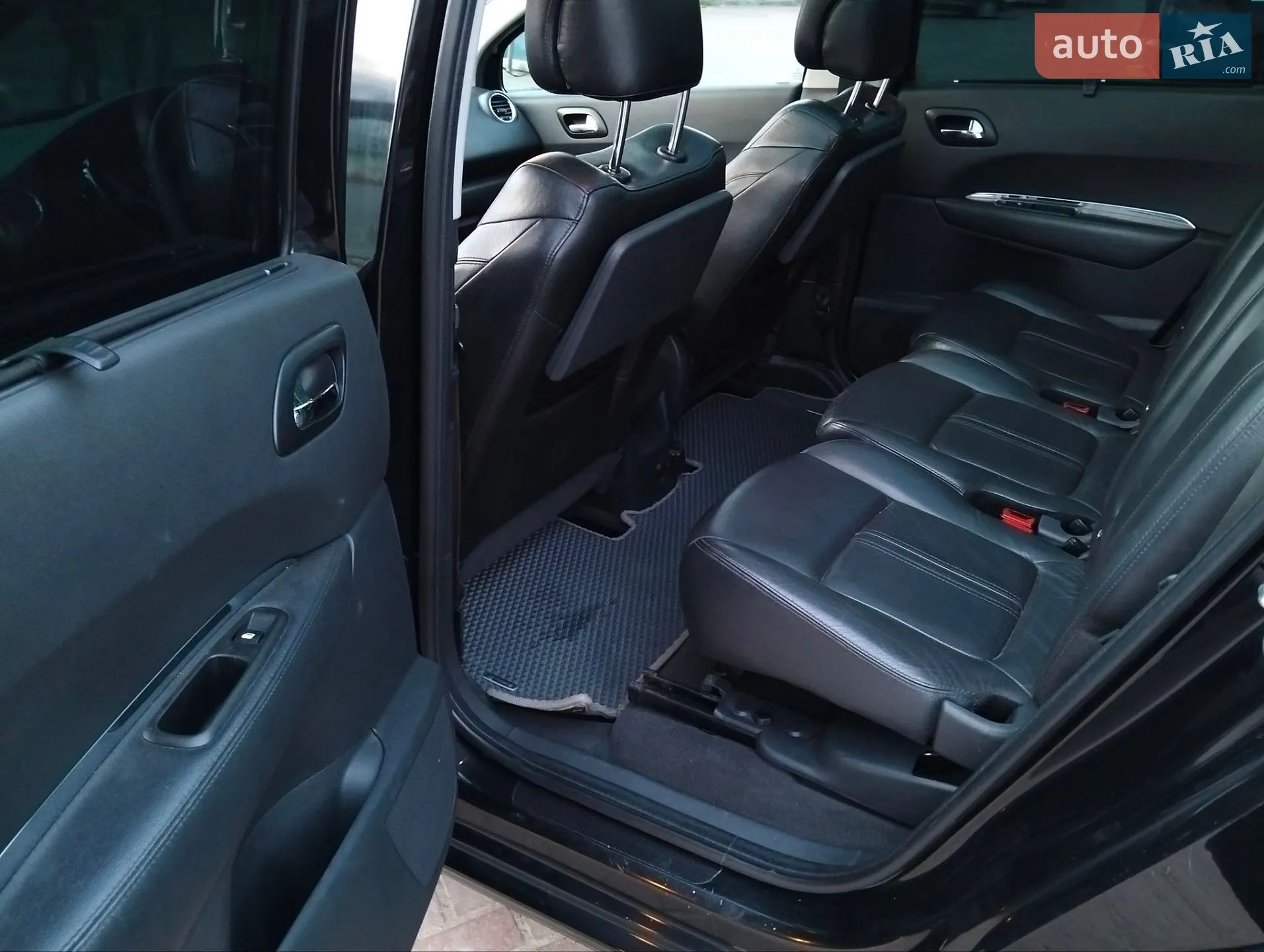 2010 Peugeot 5008 - мініатюра 21