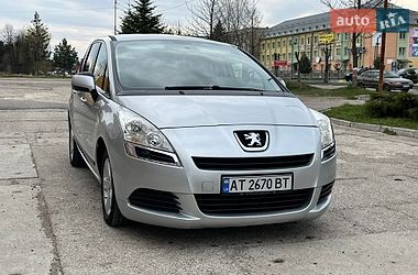 Мікровен Peugeot 5008 2010 в Долині