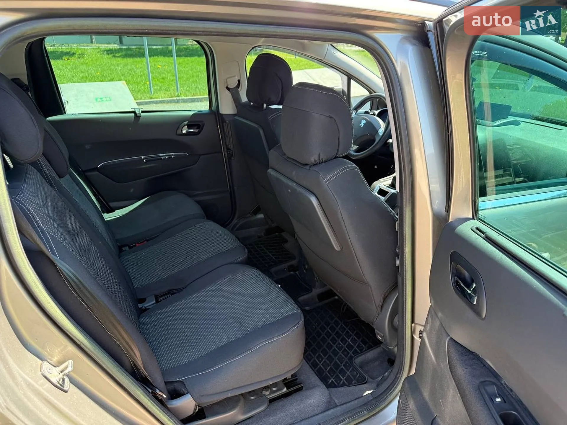 2011 Peugeot 5008 - мініатюра 13
