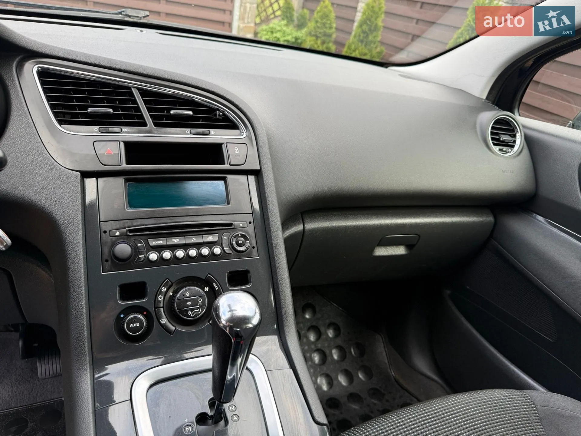 2015 Peugeot 5008 - мініатюра 21