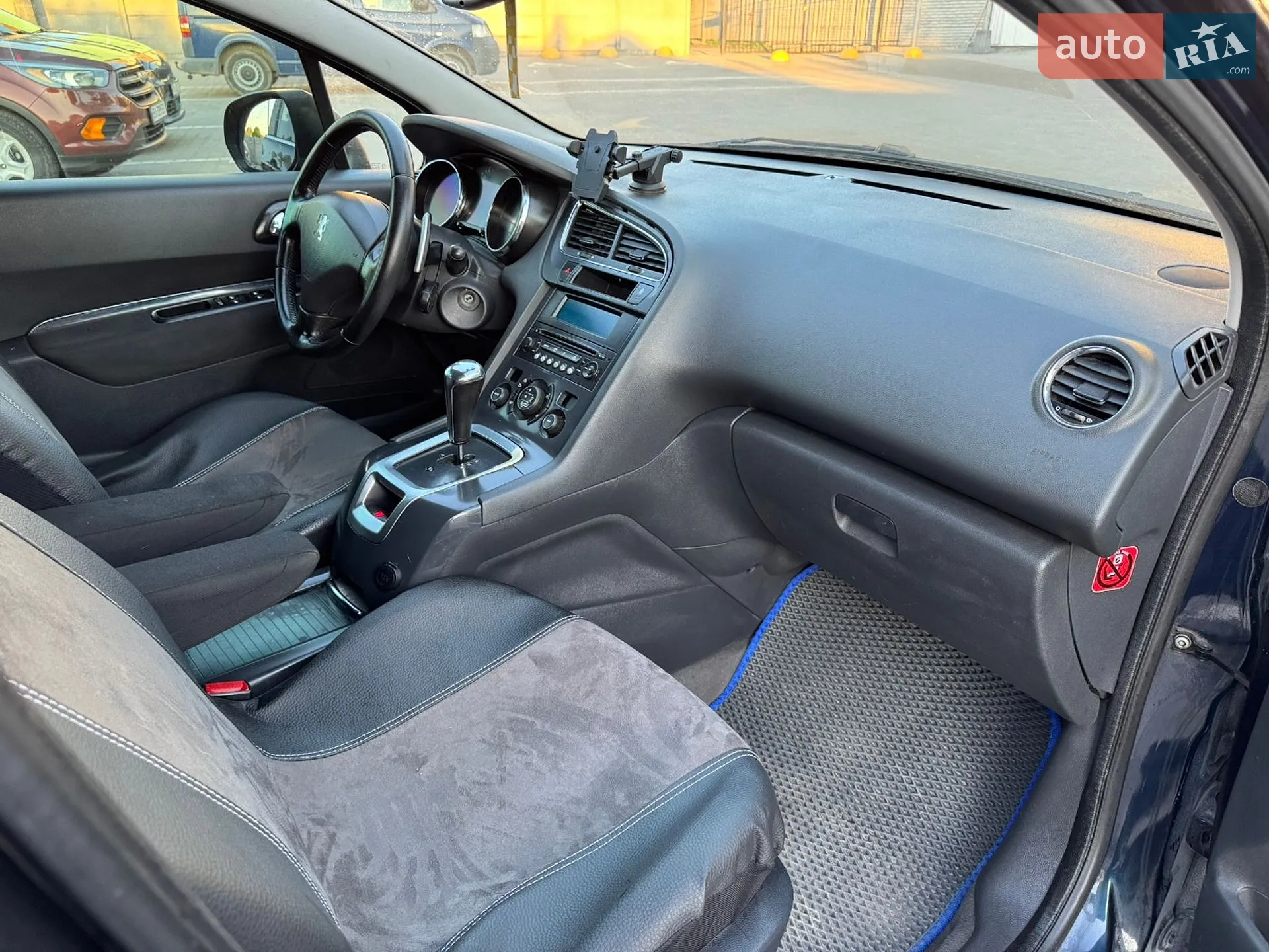 2010 Peugeot 5008 - мініатюра 16