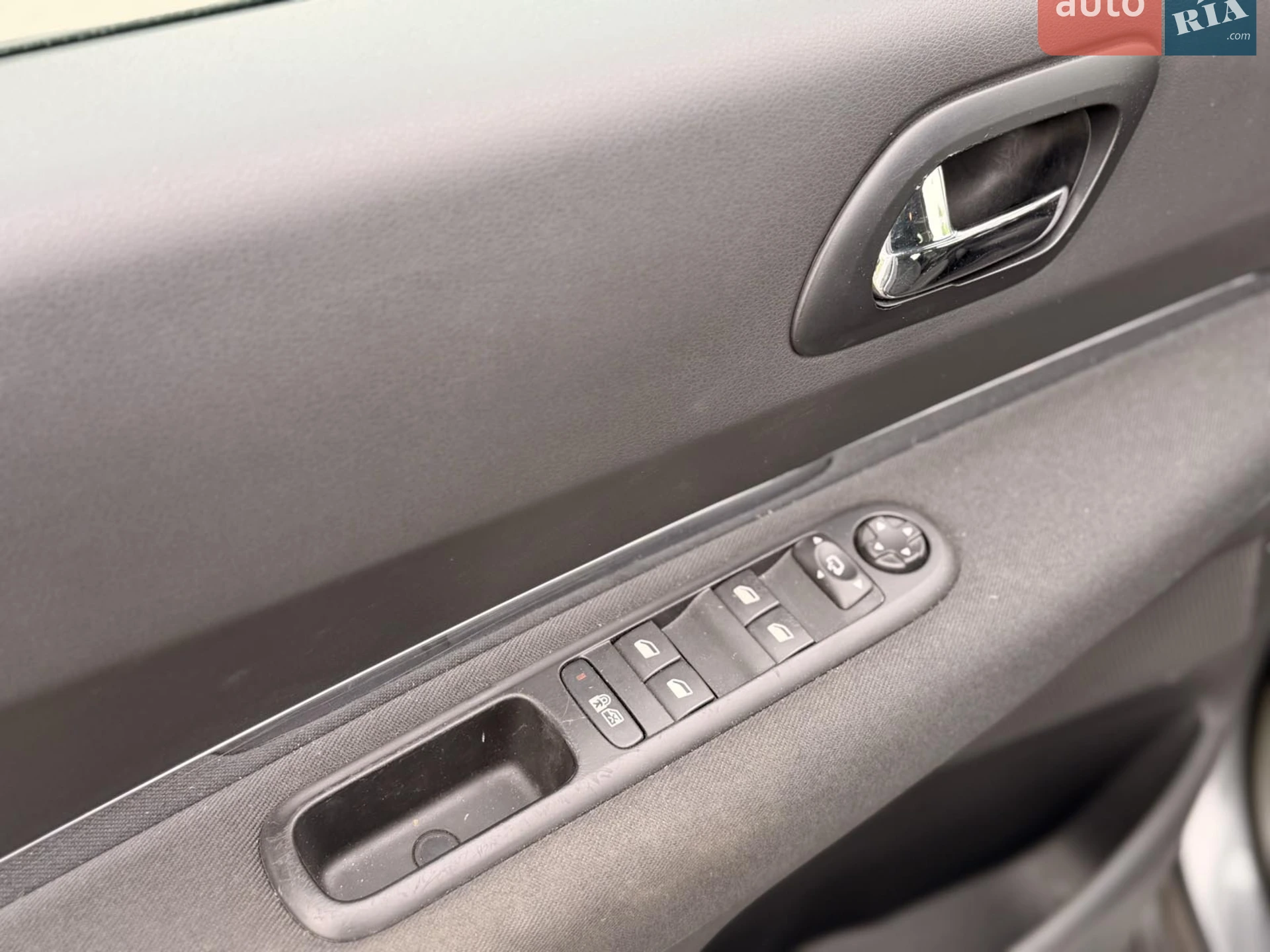 2012 Peugeot 5008 - мініатюра 10