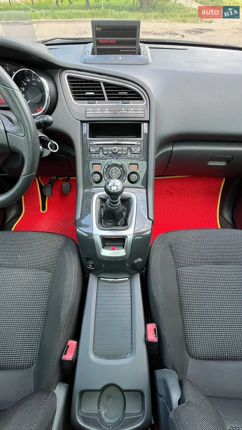 2011 Peugeot 5008 - мініатюра 15