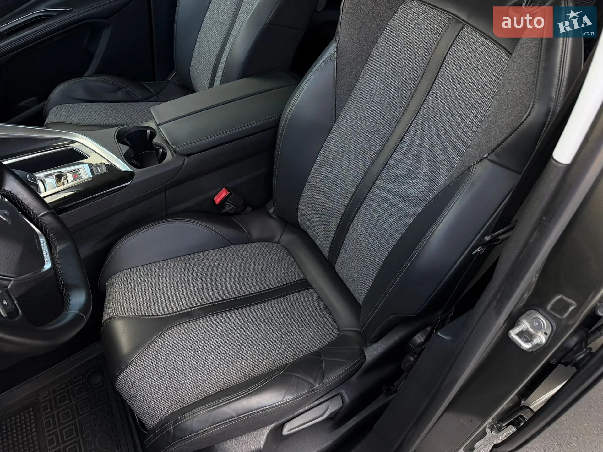 2017 Peugeot 5008 - мініатюра 15
