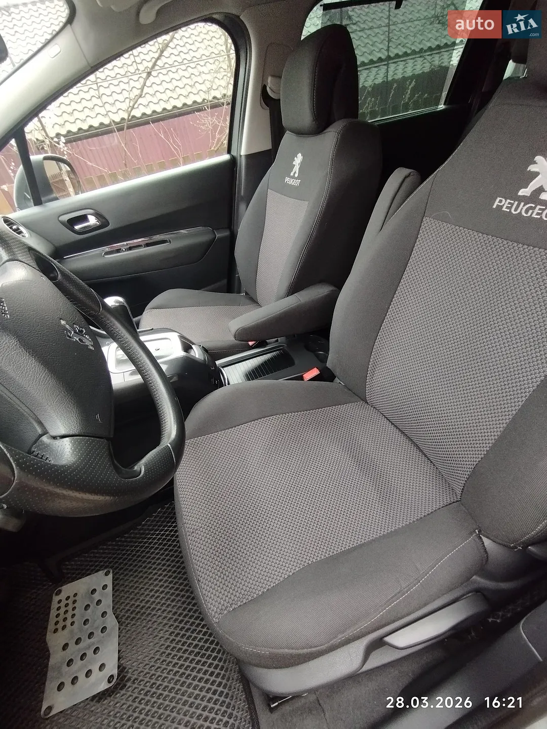 2011 Peugeot 5008 - мініатюра 12
