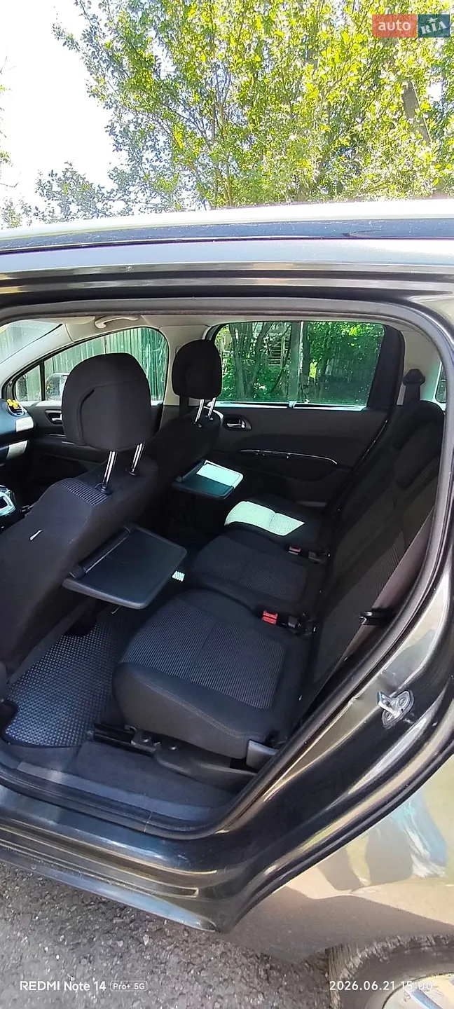 2010 Peugeot 5008 - мініатюра 10
