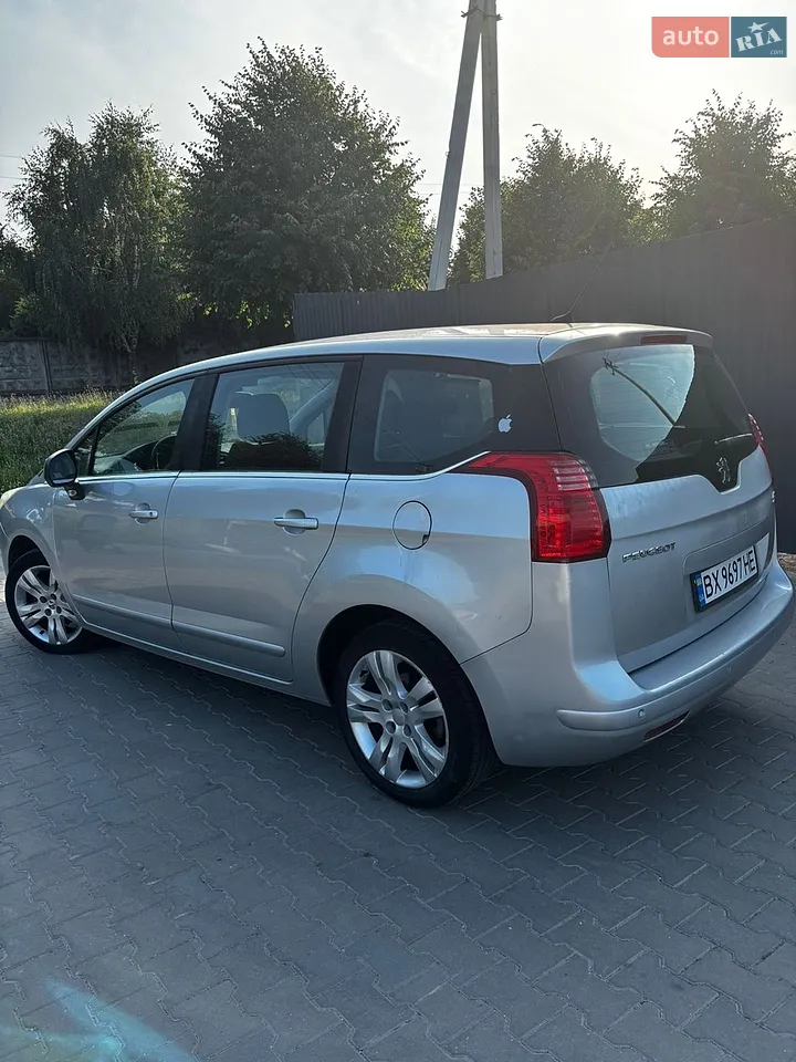 2010 Peugeot 5008 - мініатюра 28