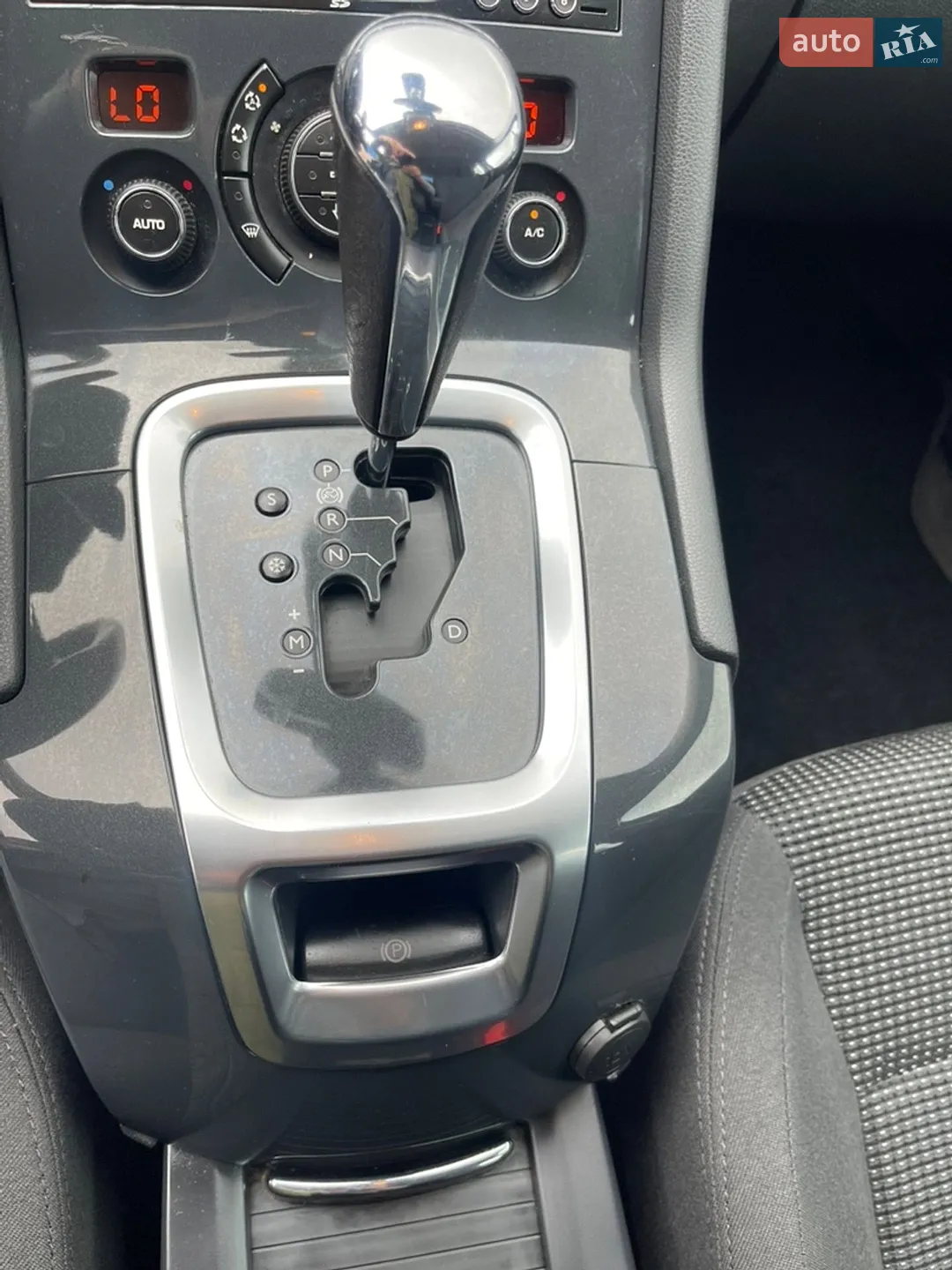 2016 Peugeot 5008 - мініатюра 15