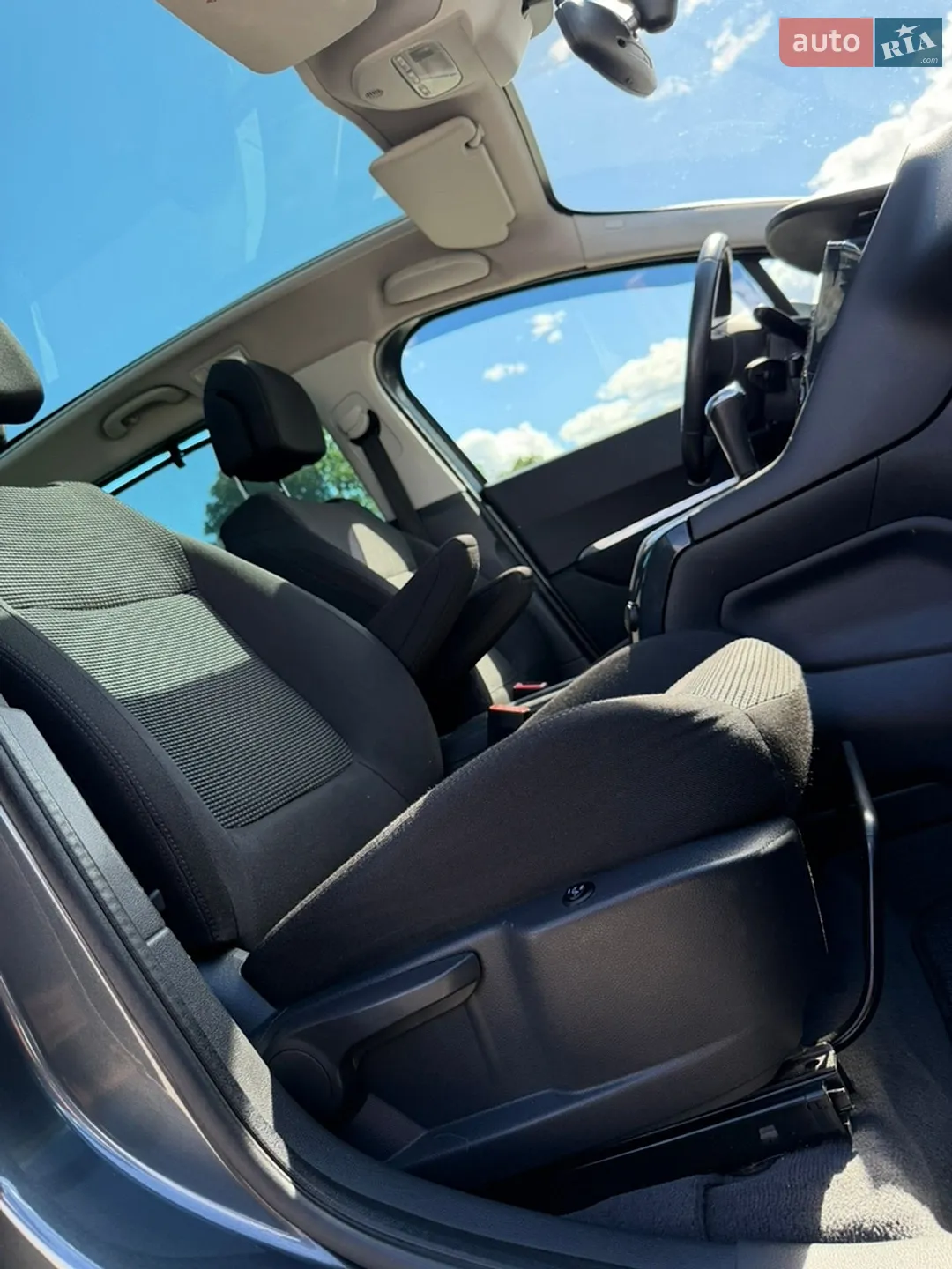 2010 Peugeot 5008 - мініатюра 28