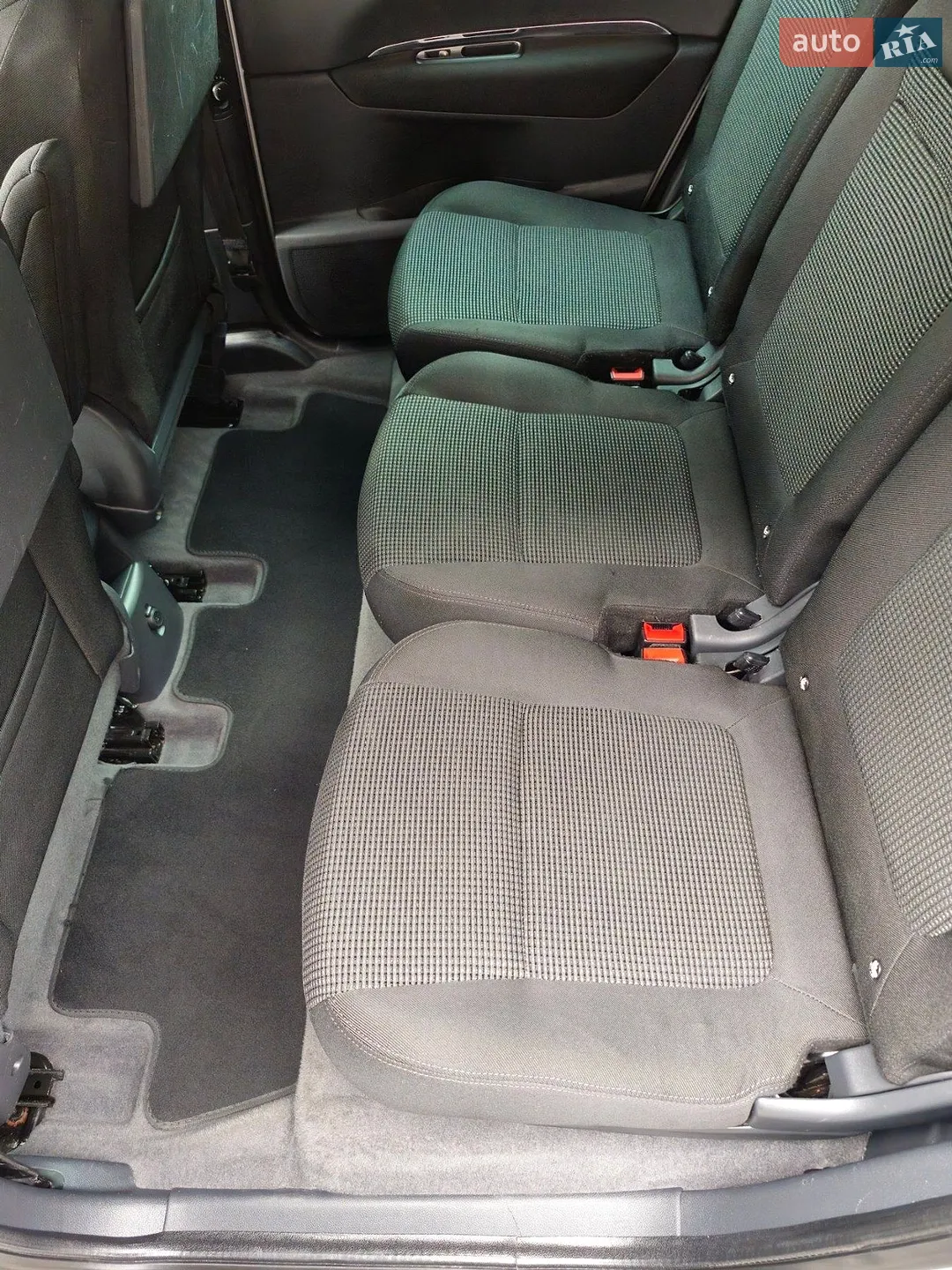 2010 Peugeot 5008 - мініатюра 16