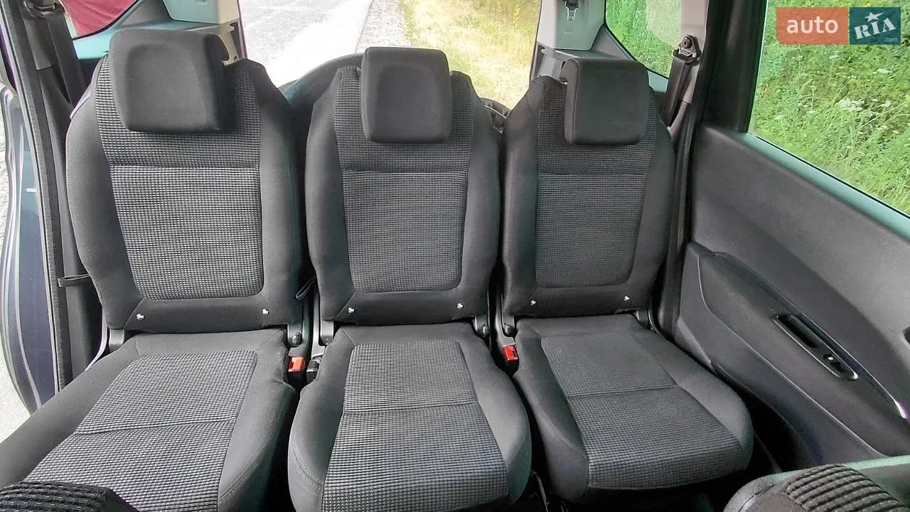 2011 Peugeot 5008 - мініатюра 10