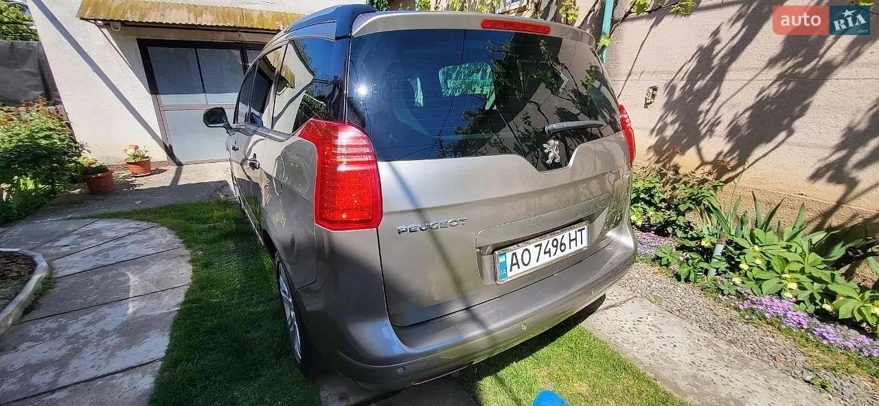 2011 Peugeot 5008 - мініатюра 10