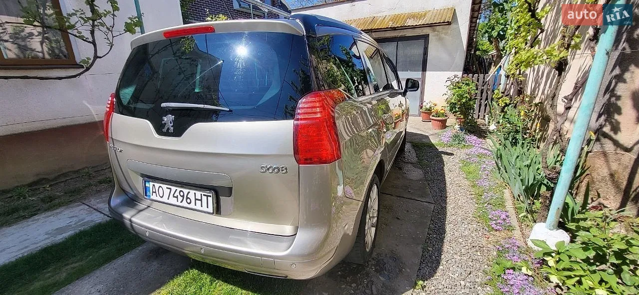 2011 Peugeot 5008 - мініатюра 9