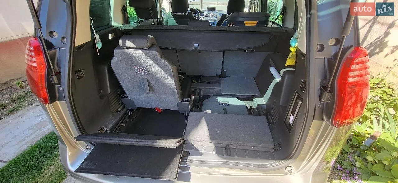 2011 Peugeot 5008 - мініатюра 12