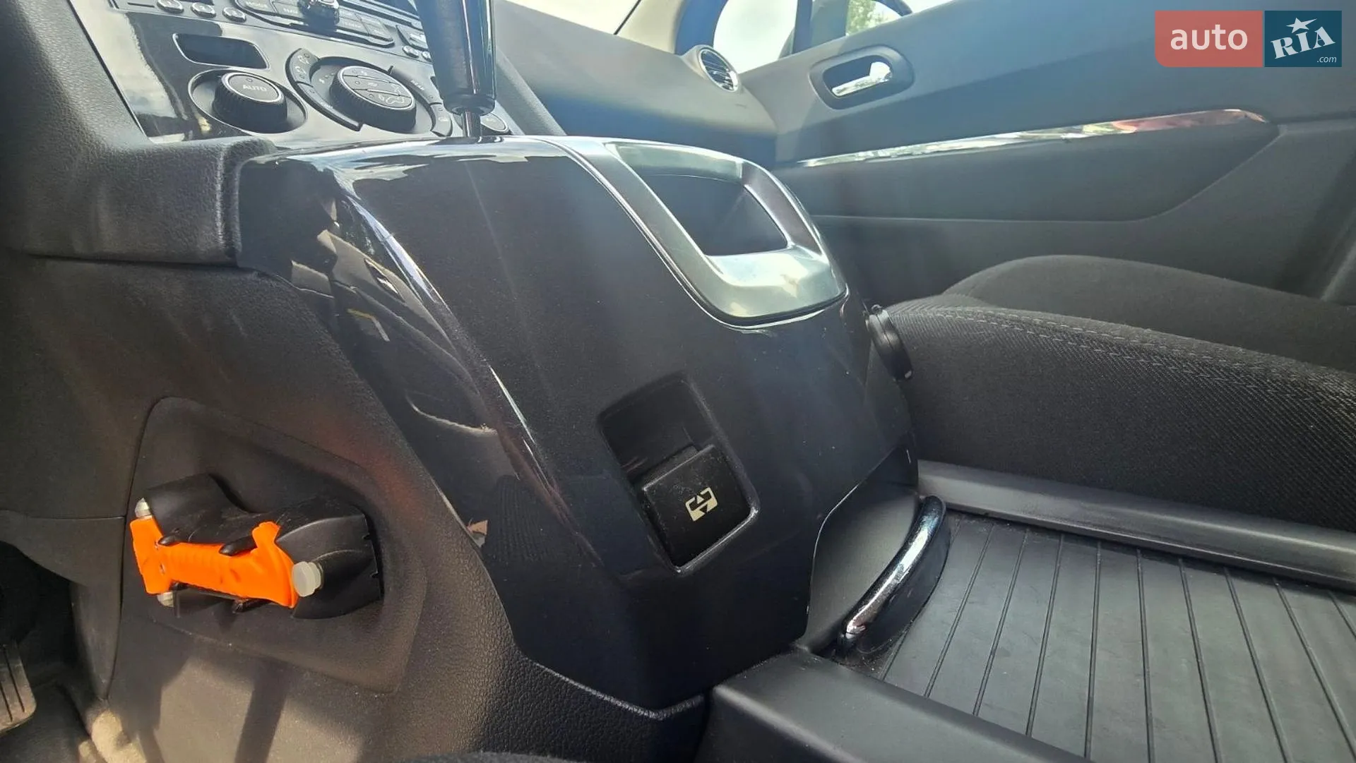 2011 Peugeot 5008 - мініатюра 32