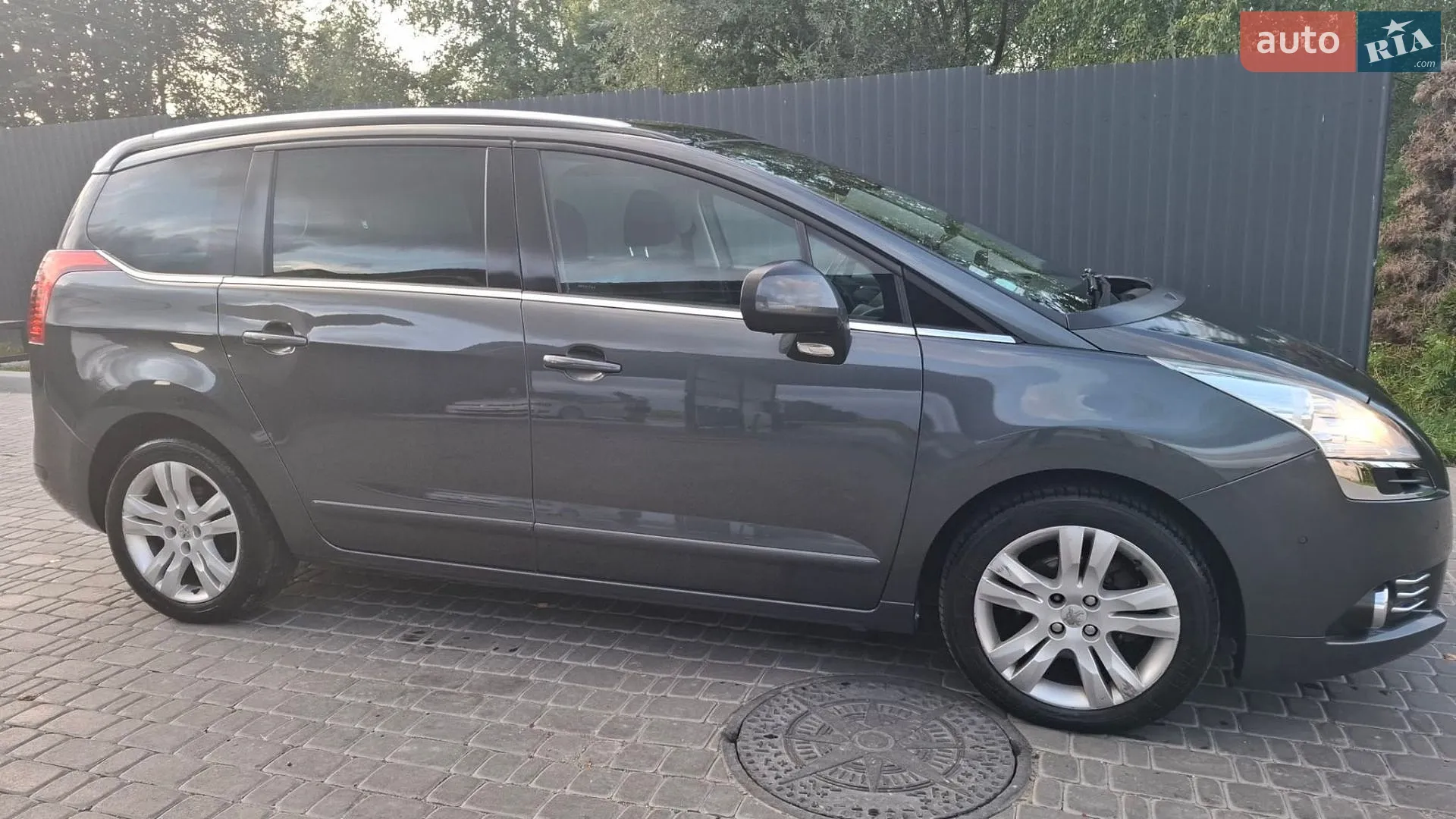 2011 Peugeot 5008 - мініатюра 16