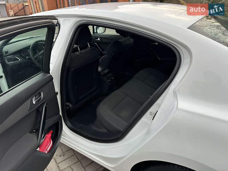 Седан Peugeot 508 2015 в Дубні