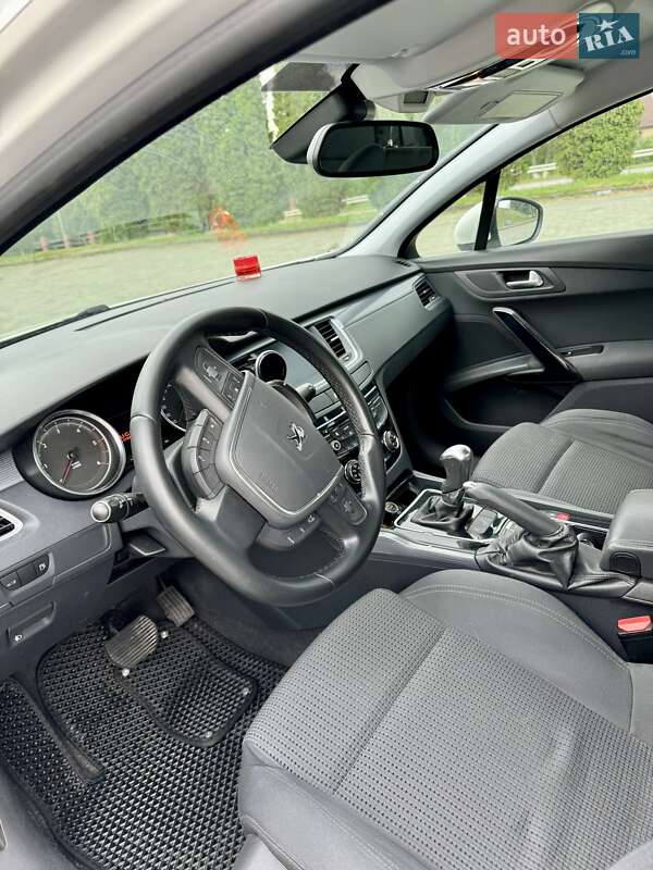 Седан Peugeot 508 2011 в Дубні