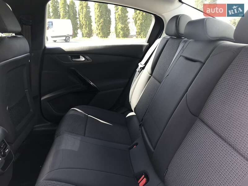 Седан Peugeot 508 2011 в Дубні