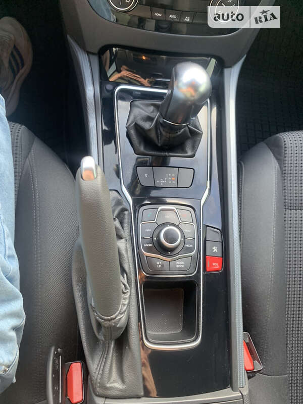 Седан Peugeot 508 2011 в Татарове