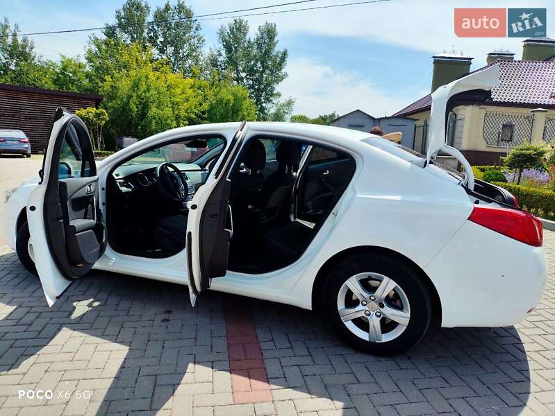 Седан Peugeot 508 2012 в Золочеві