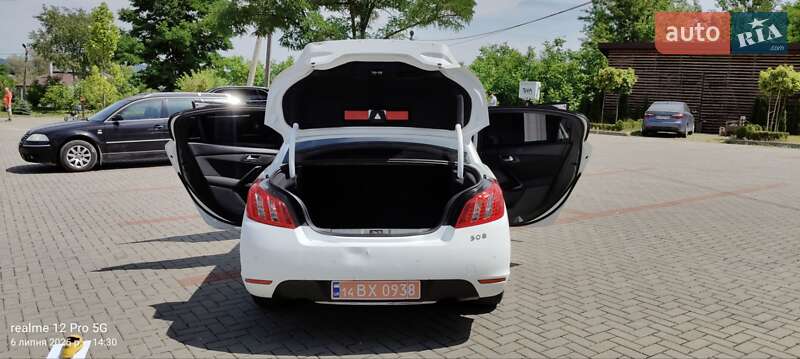 Седан Peugeot 508 2012 в Золочеві