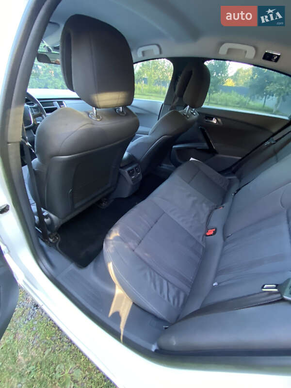 Седан Peugeot 508 2013 в Володимирці