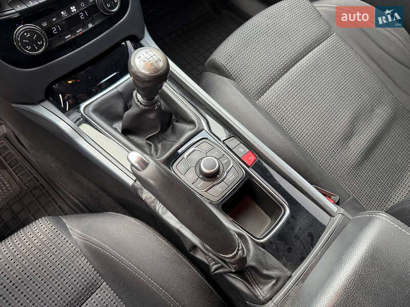 Седан Peugeot 508 2014 в Стрию