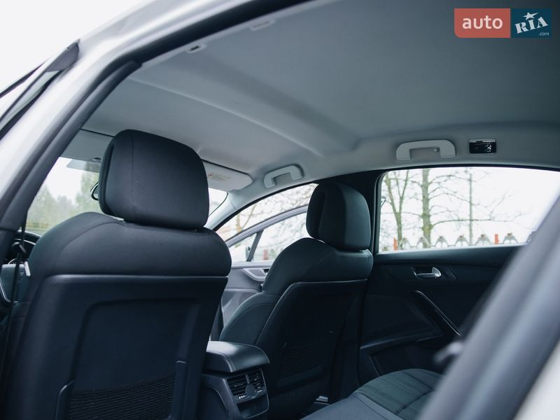 Седан Peugeot 508 2011 в Бучаче
