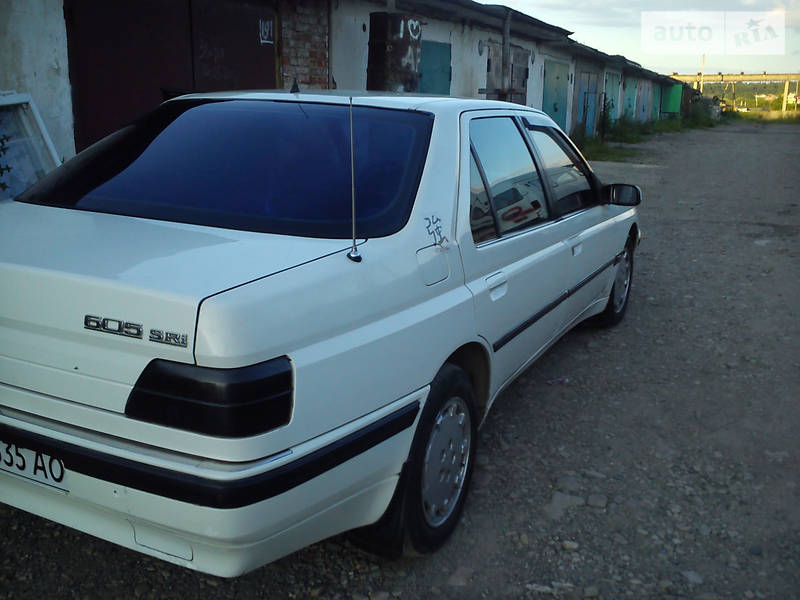 Седан Peugeot 605 1990 в Бориславе