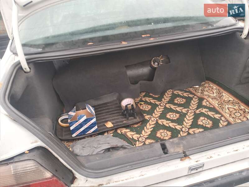 Седан Peugeot 605 1991 в Южноукраїнську