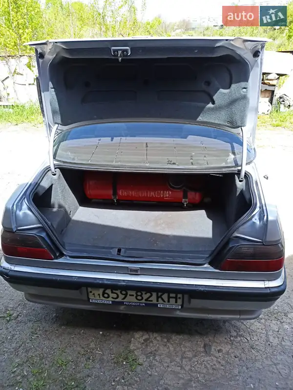 Peugeot 605