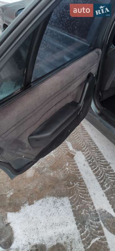 Седан Peugeot 605 1990 в Гадяче