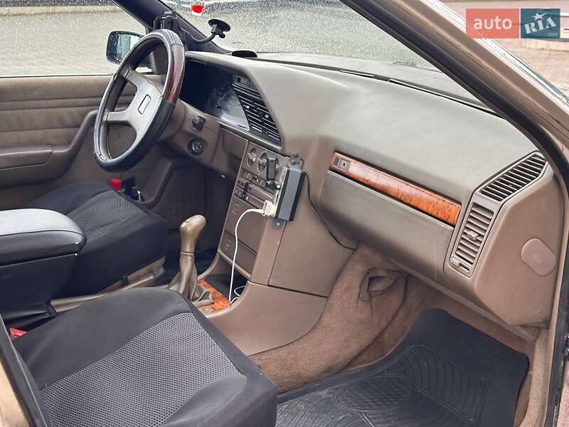 Седан Peugeot 605 1992 в Рожище