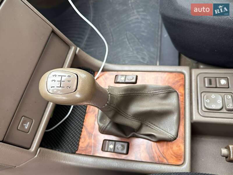 Седан Peugeot 605 1992 в Рожище