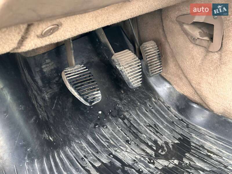 Седан Peugeot 605 1992 в Рожище