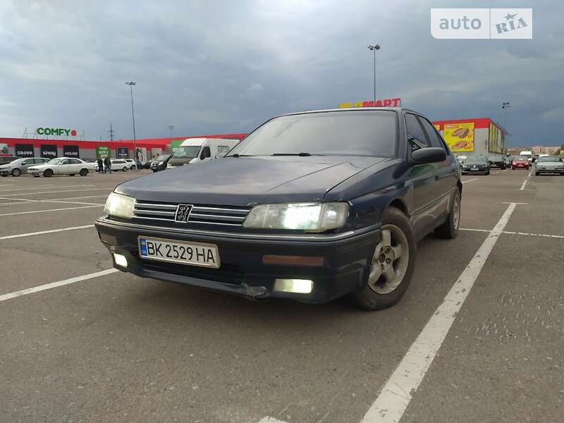 Седан Peugeot 605 1992 в Ровно