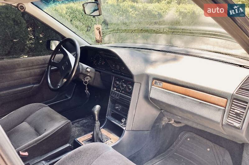 Седан Peugeot 605 1990 в Арцизе