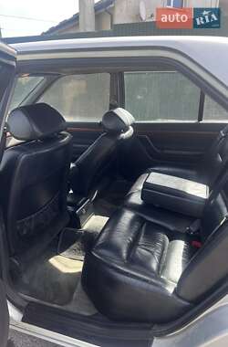 Седан Peugeot 605 1990 в 