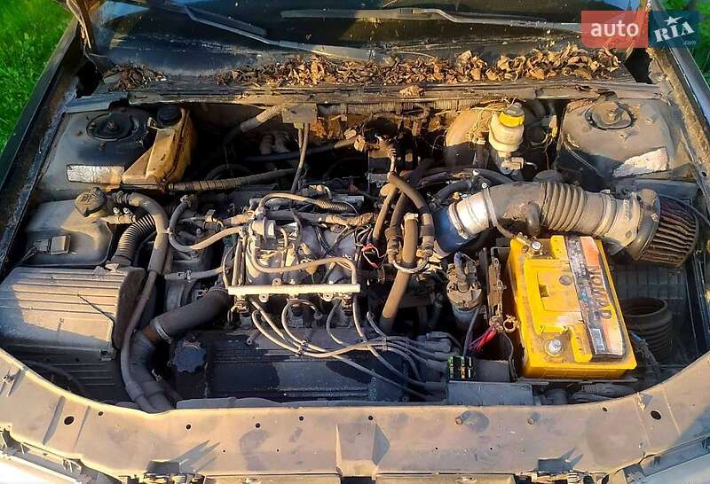 Седан Peugeot 605 1990 в Богуславе