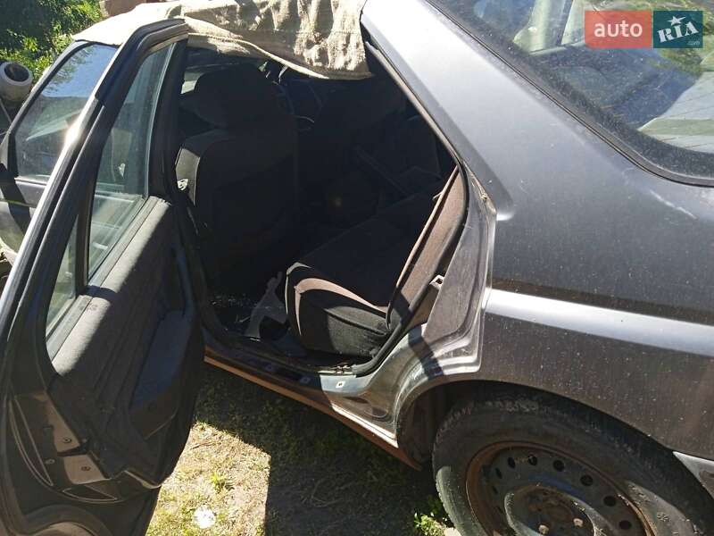 Седан Peugeot 605 1990 в Черкасах