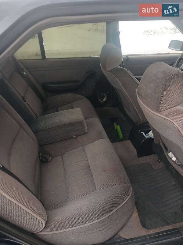 Седан Peugeot 605 1990 в Житомире