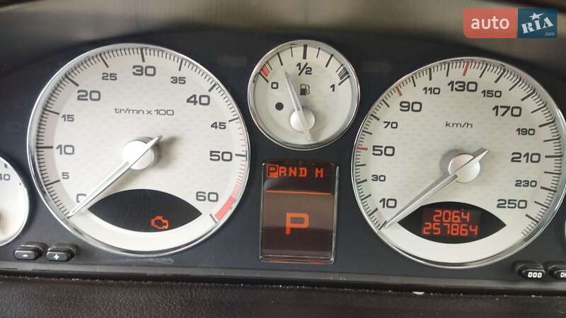 Седан Peugeot 607 2005 в Дубні